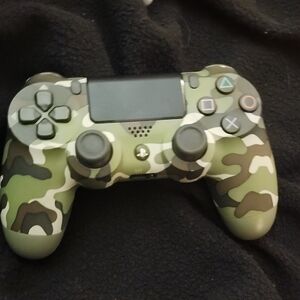 Camouflage Wireless Gaming Controller for PlayStation 4 - Green Camo